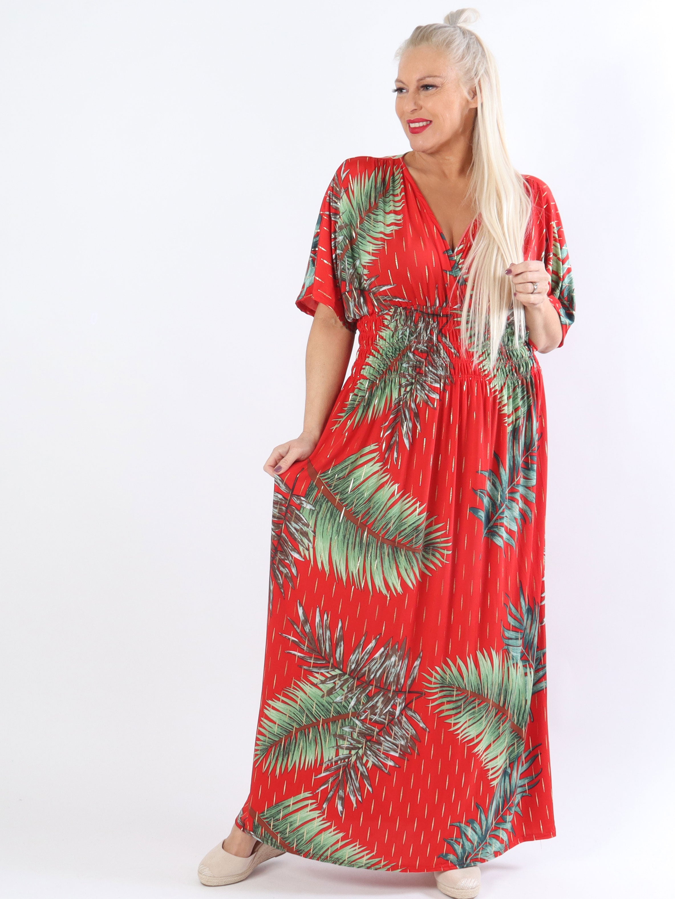 Pams Palm - Lang elastisk plus size kjole i krølfrit stof